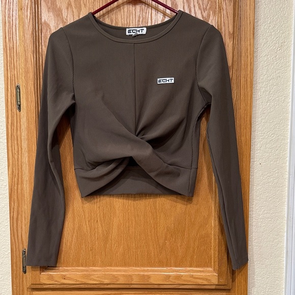 ECHT Tops - ECHT Women's Rib Knit Long Sleeve Workout Tee - Size Medium